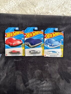 Mattel Hot Wheels Blue Coupe Clip and blue and red Porsche 911 set of 3 NWT IOP